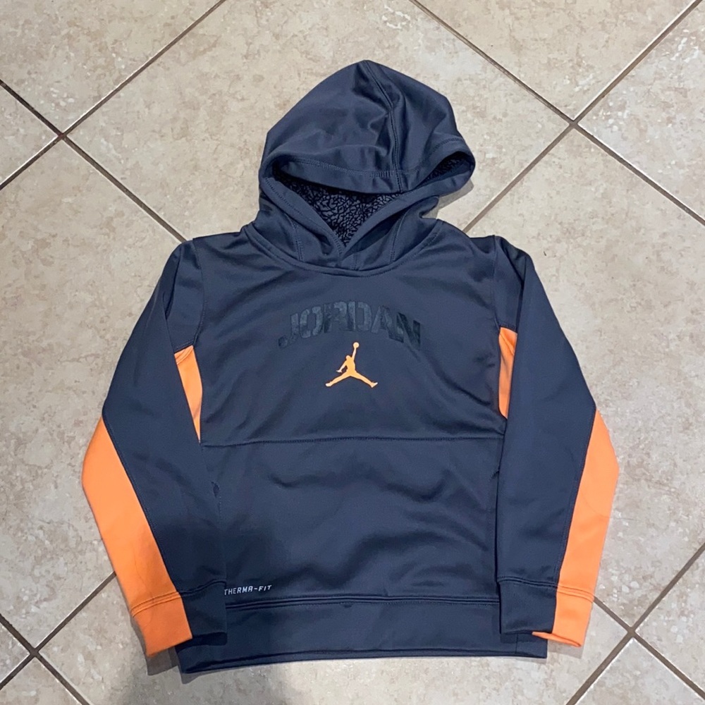 Boys Jordan Therma-fit sweatshirt hoodie Sz 6-7
